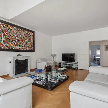 Apartment Pantheon Beast Paris